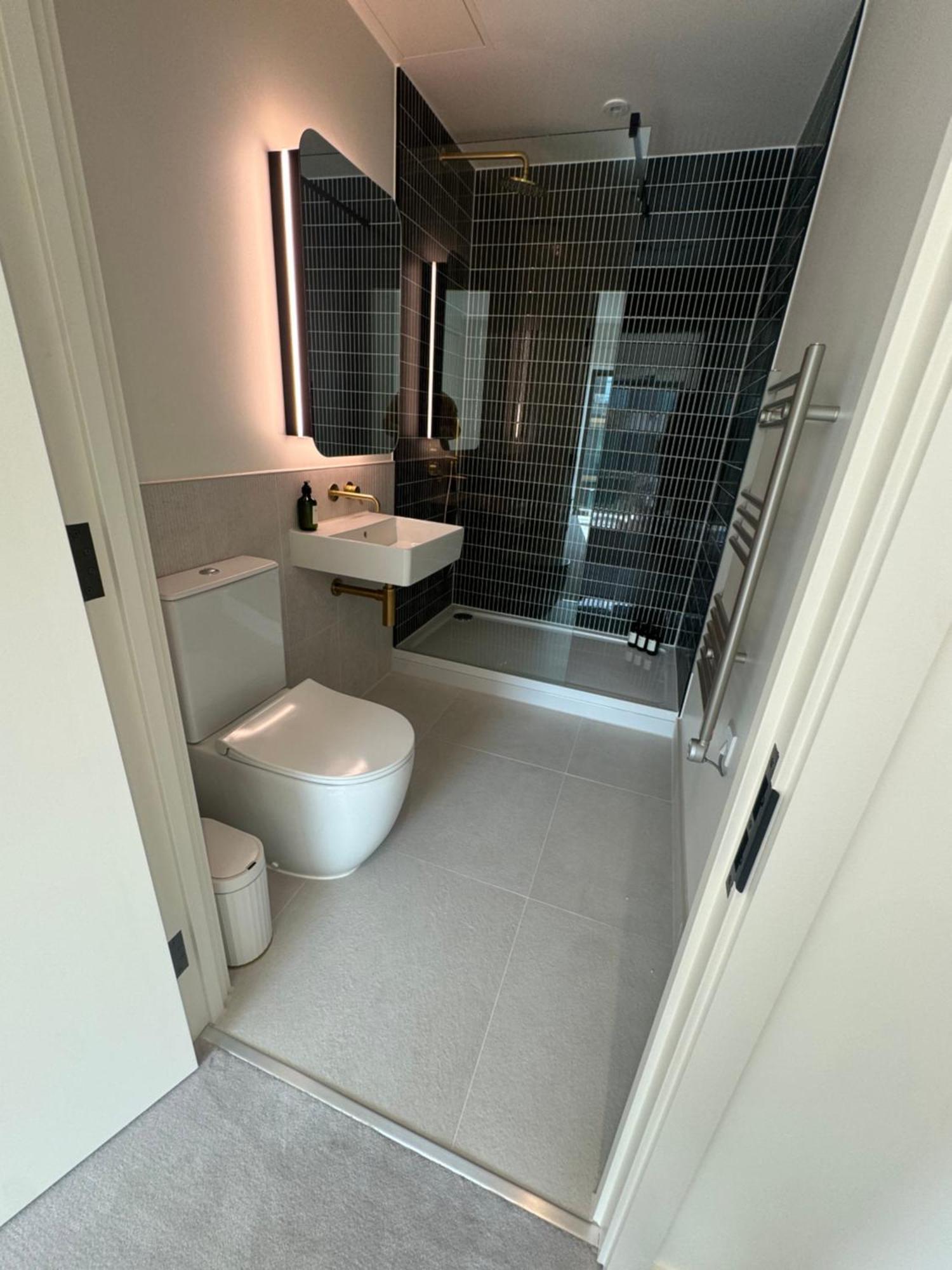Waterside Near O2 Royal Dock With Parking And Ac Appartamento *